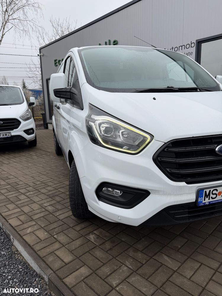 Ford TRANSIT CUSTOM 300L - 11