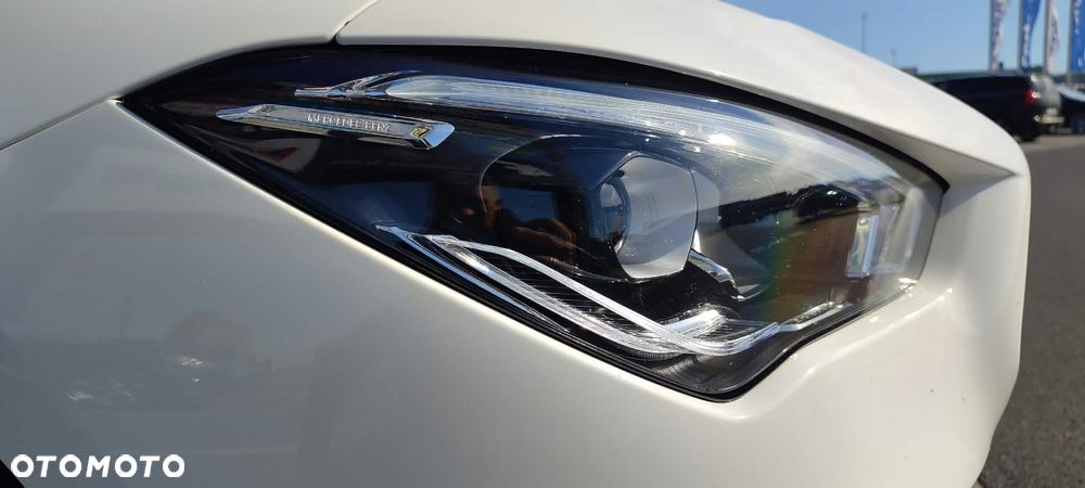 Mercedes-Benz CLA - 10
