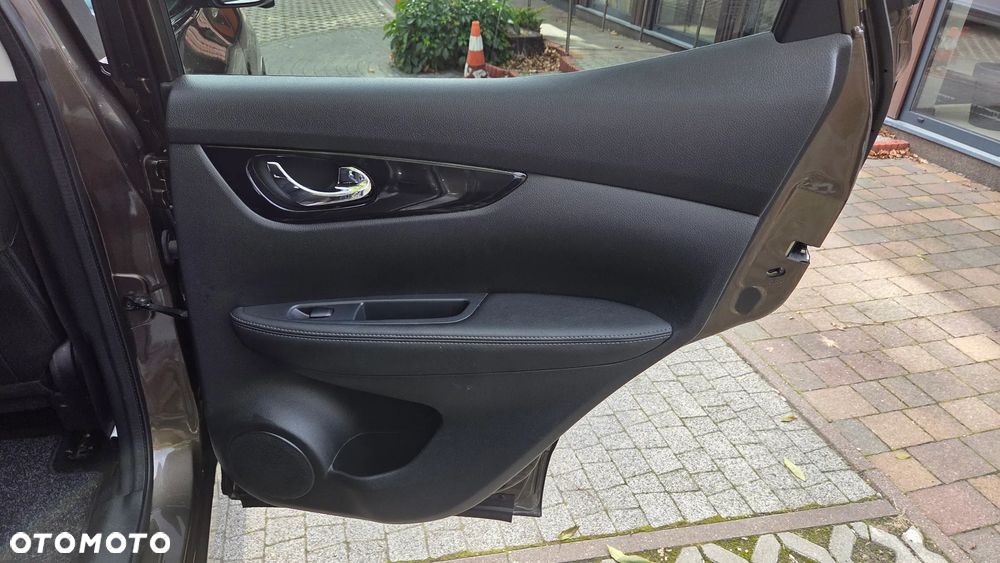 Nissan Qashqai 1.6 DIG-T N-Connecta - 36