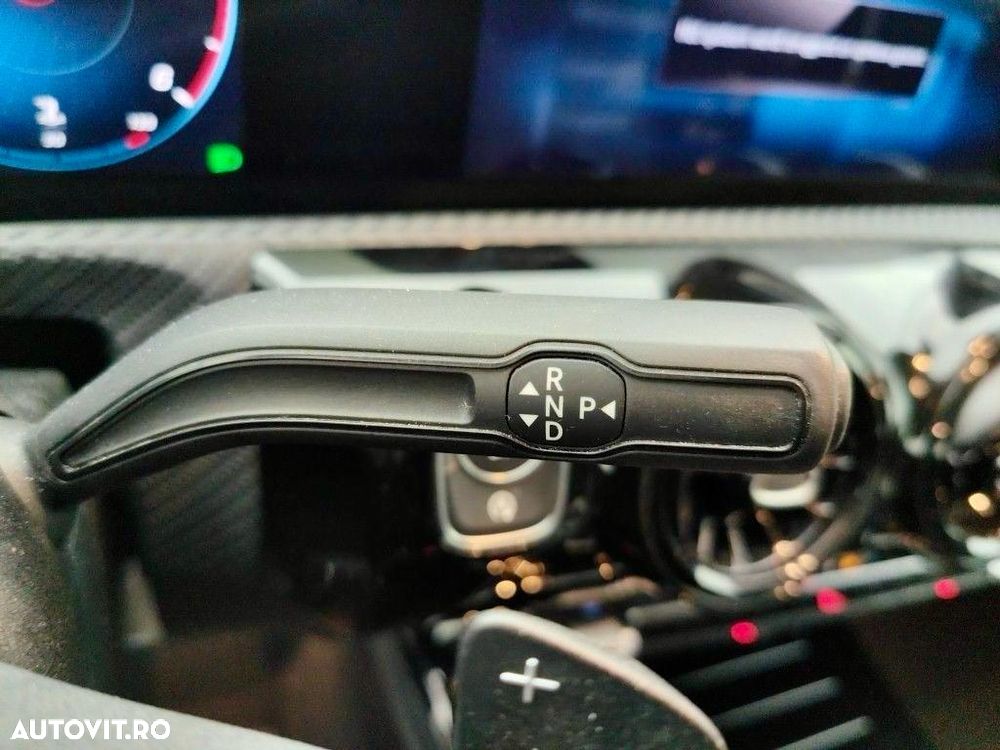 Mercedes-Benz A 180 d 7G-DCT - 10