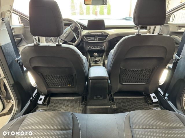 Ford Focus - 13