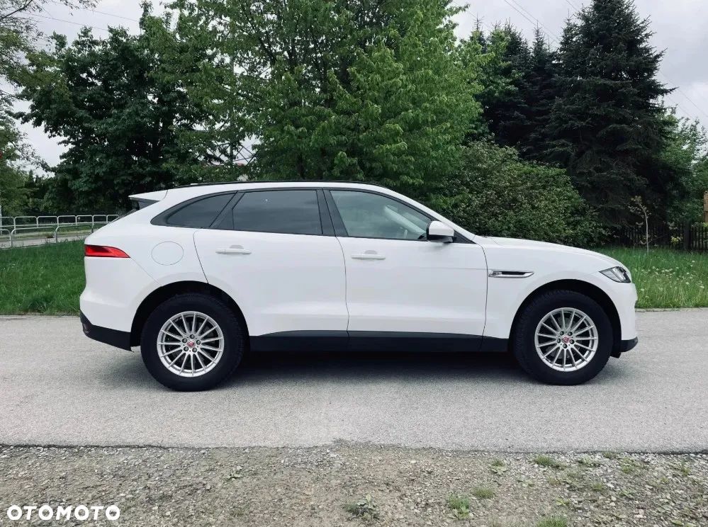 Jaguar F-Pace 2.0 i4D AWD Pure - 4