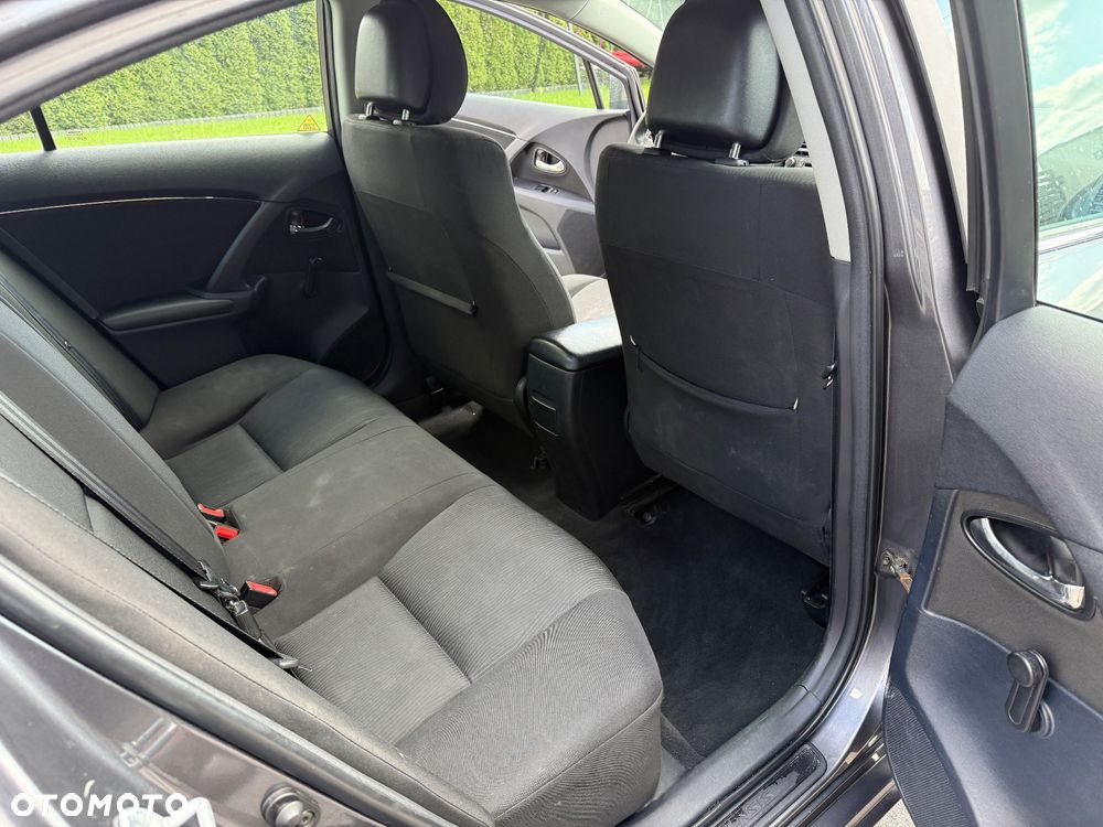 Toyota Avensis 1.8 Luna - 29