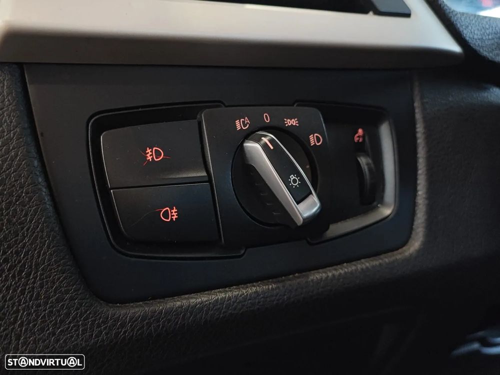 BMW 320 d Auto Pack M - 23