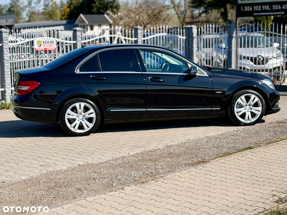 Mercedes-Benz Klasa C 180 CGI Automatik BlueEFFICIENCY Avantgarde - 4