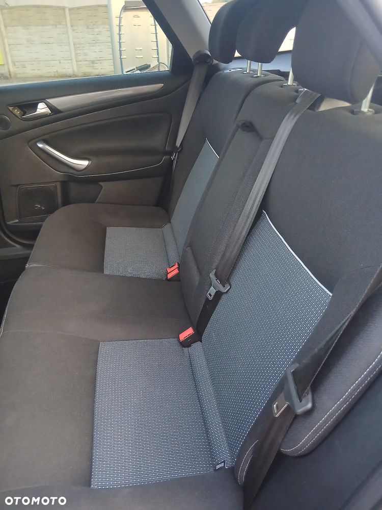 Ford Mondeo 2.0 TDCi Titanium - 13