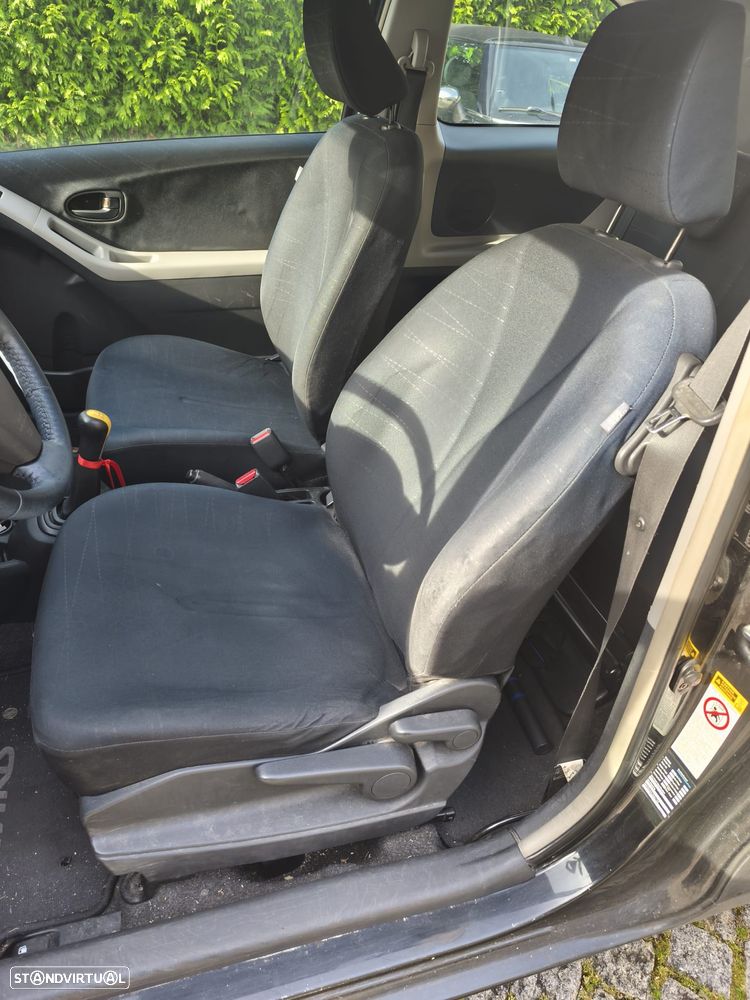 Toyota Yaris 1.3 VVT-i Cool - 22