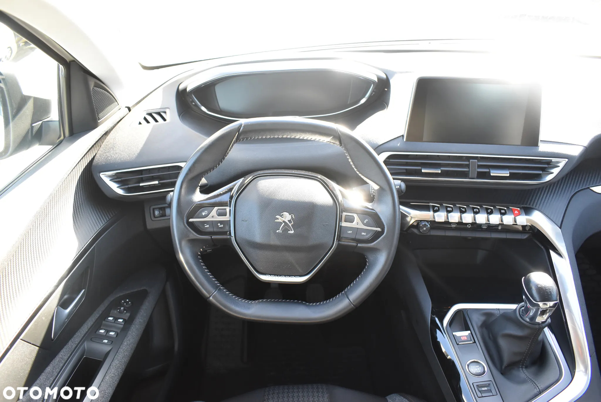 Peugeot 3008 1.2 PureTech Active Pack S&S - 23