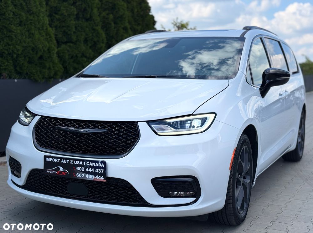 Chrysler Pacifica - 2