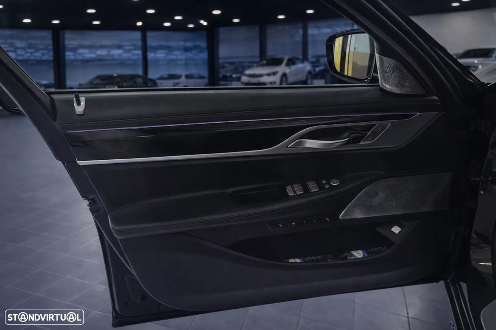 BMW 740 d xDrive Pack M Auto - 14