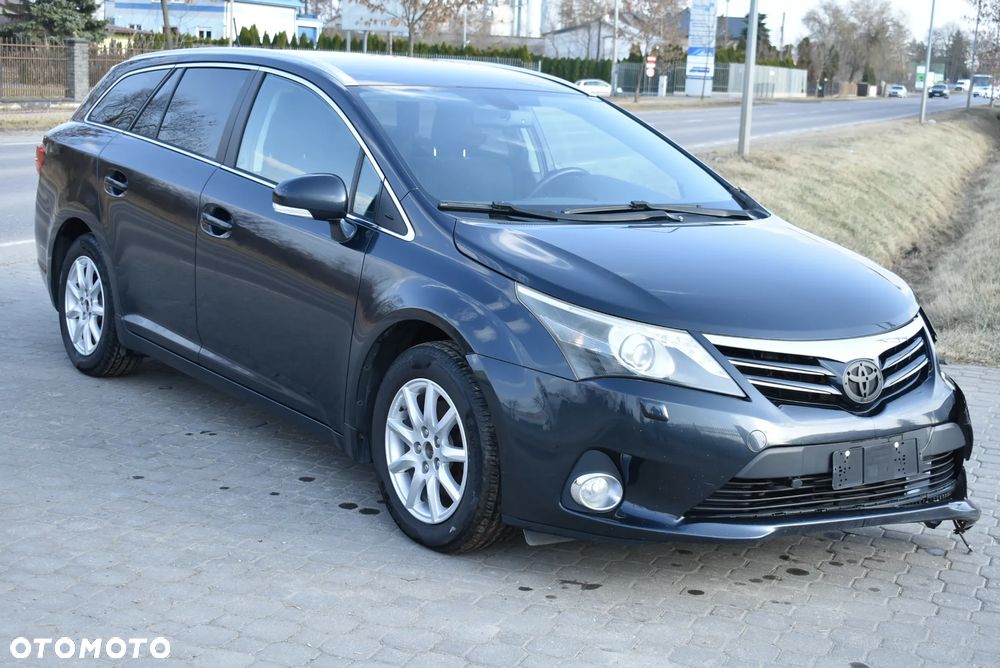 Toyota Avensis 2.0 D-4D Comfort - 11