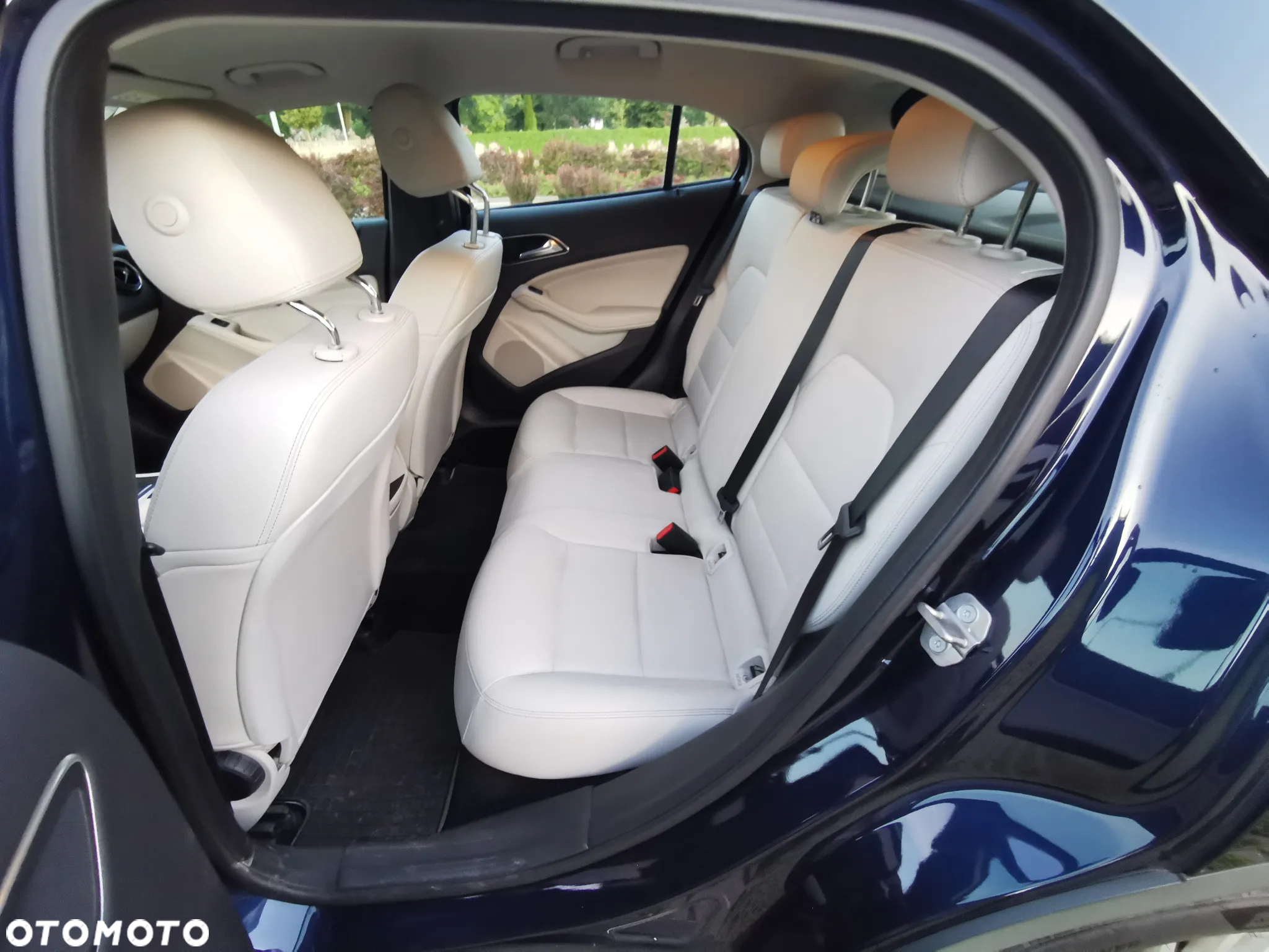 Mercedes-Benz GLA 200 7G-DCT - 14