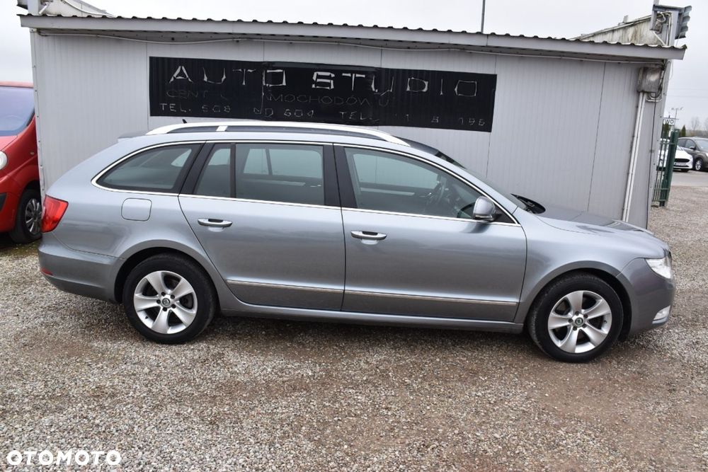 Skoda Superb 2.0 TDI DSG Ambition - 22