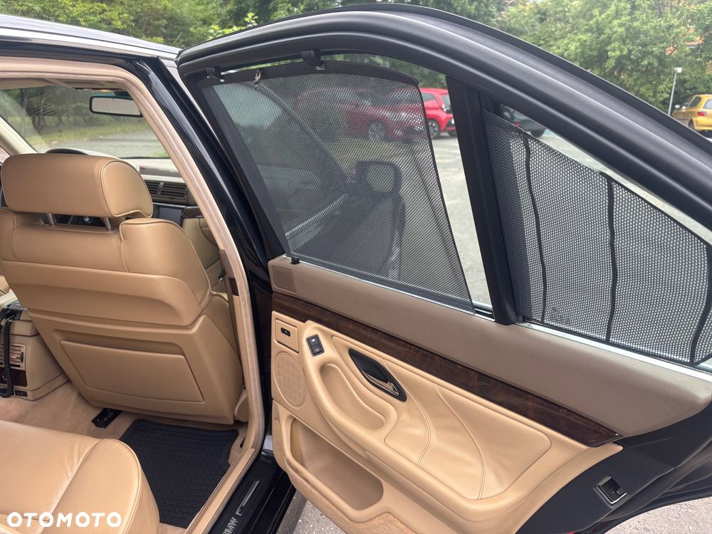 BMW Seria 7 735i - 11