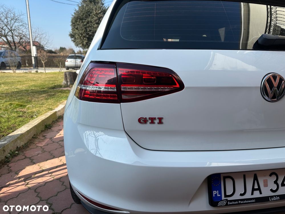 Volkswagen Golf Cabrio GTI DSG - 12