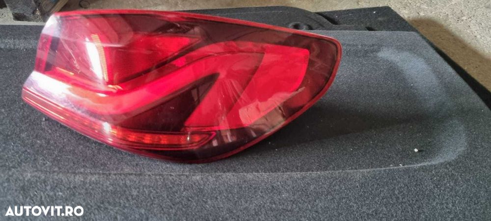 Stop lampa tripla aripa stanga dreapta BMW seria 1 F40 - 6