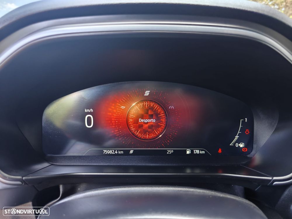 Ford Focus 1.0 EcoBoost MHEV ST-Line - 33