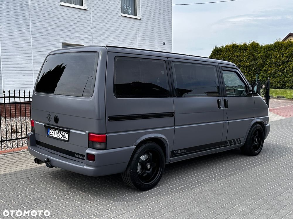 Volkswagen Multivan - 12