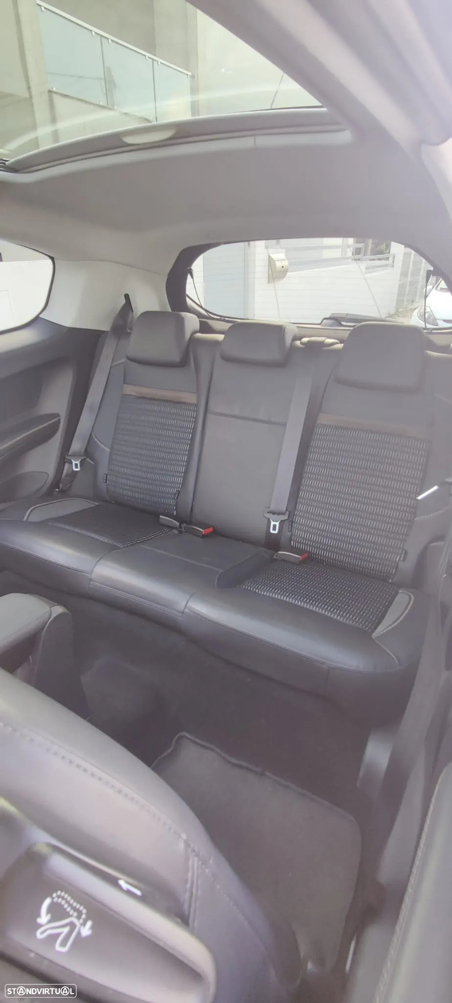Peugeot 208 1.6 e-HDi Ice Velvet - 10