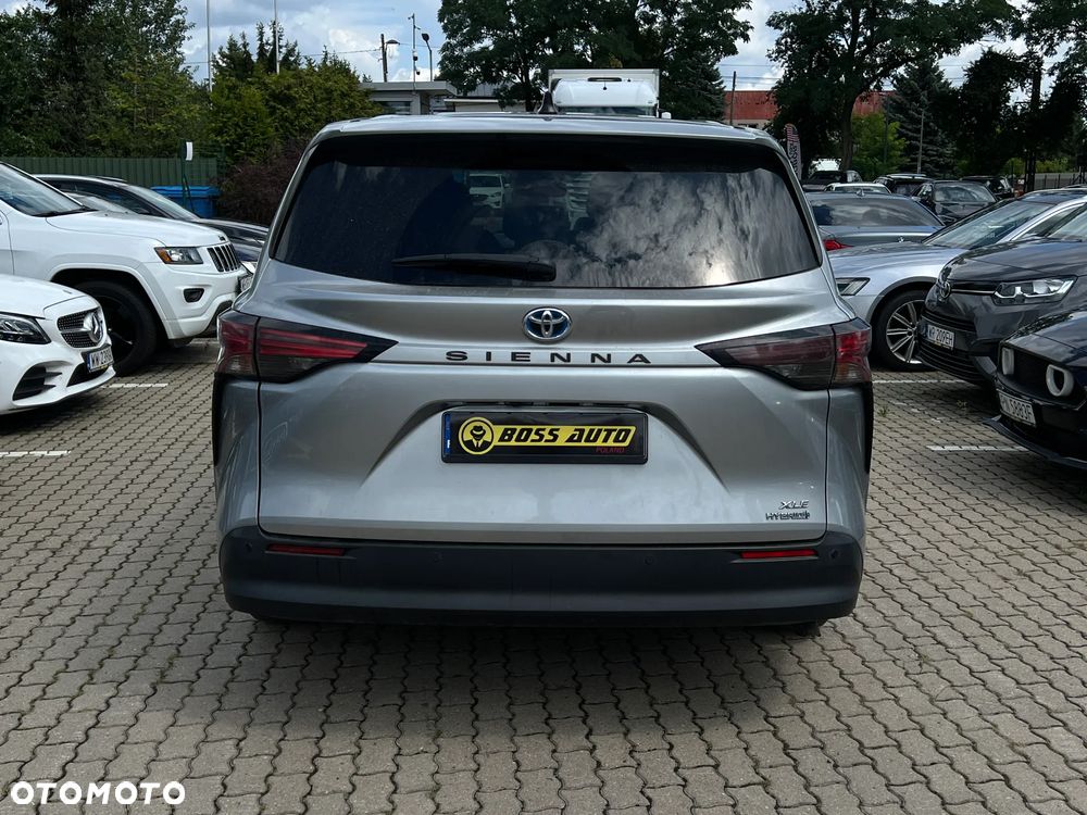 Toyota Sienna - 7
