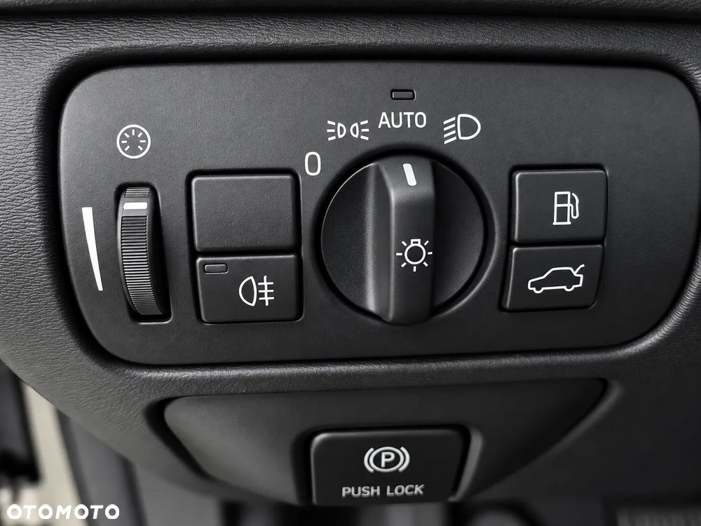 Volvo XC 60 D5 AWD RDesign - 24