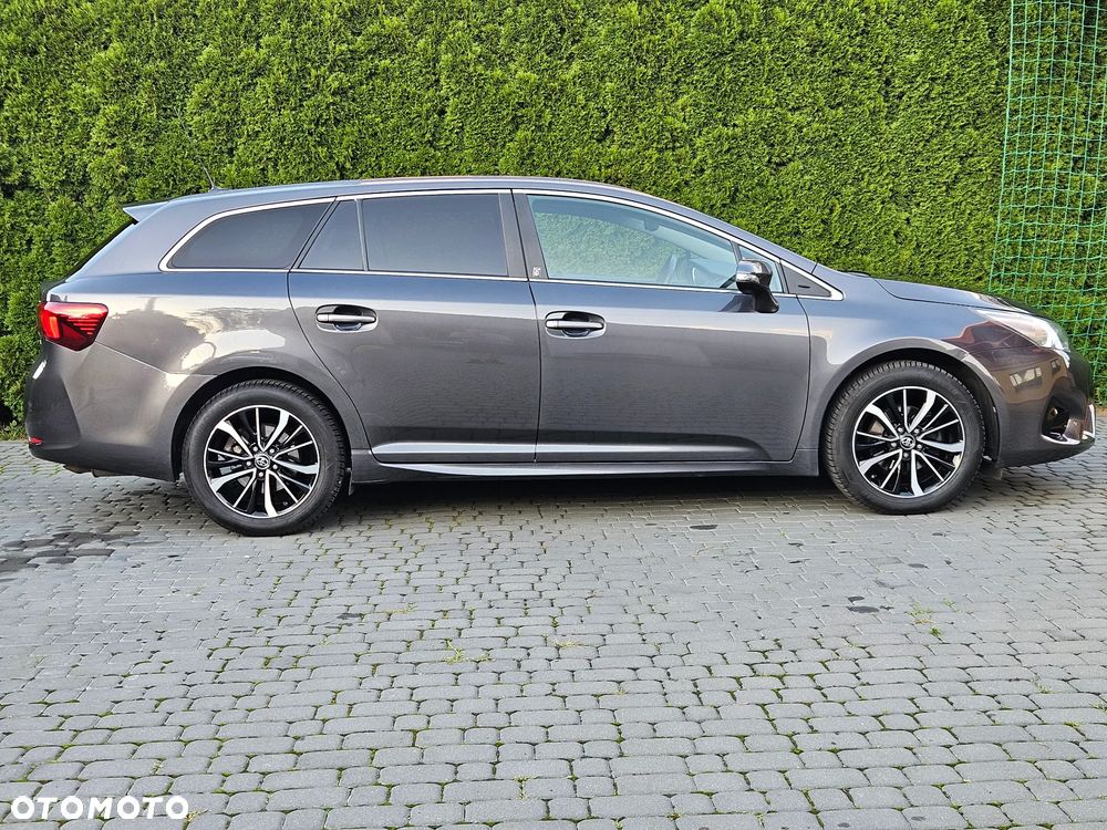 Toyota Avensis - 10