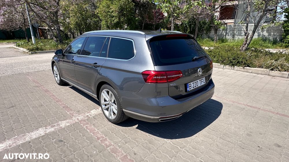 Volkswagen Passat - 4