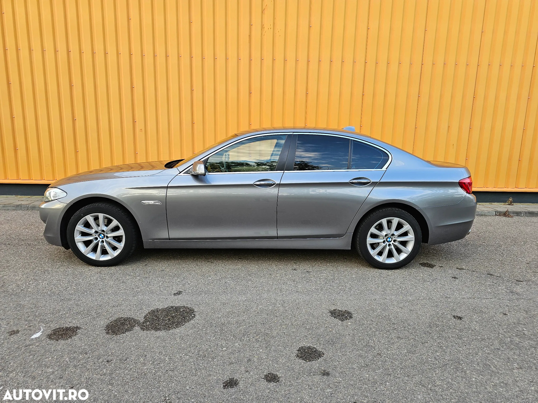 BMW Seria 5 520d - 11