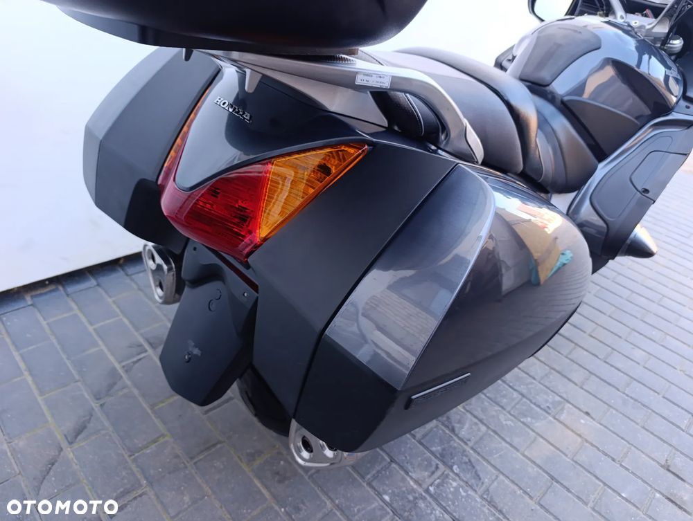Honda ST - 23