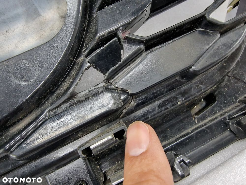 NISSAN QASHQAI II LIFT 17- ATRAPA / GRILL PRZEDNI PRZÓD / ZNACZEK NA KAMERE / POD RADAR , NR 62310HV3 , NR AUKCJI GR112 - 31