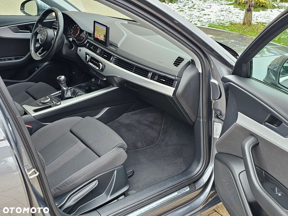 Audi A4 Avant 35 TFSI sport - 29