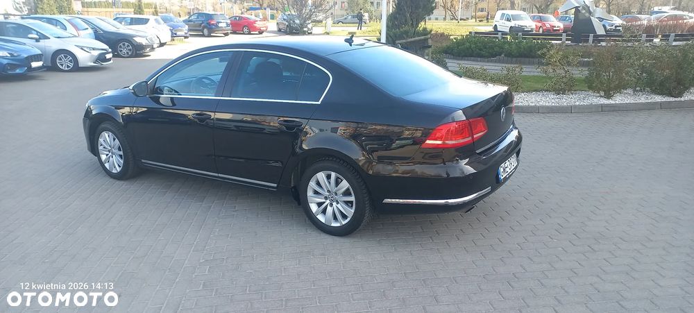 Volkswagen Passat 1.6 TDI BlueMotion Technology Highline - 23