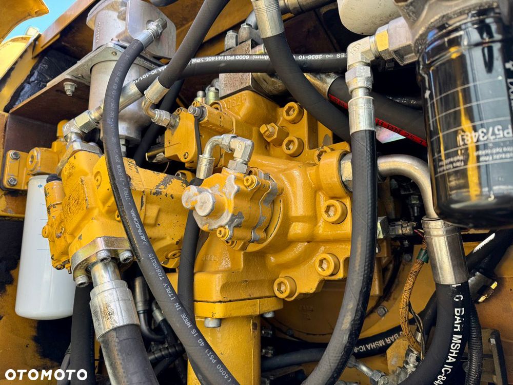 Caterpillar 330D - 9
