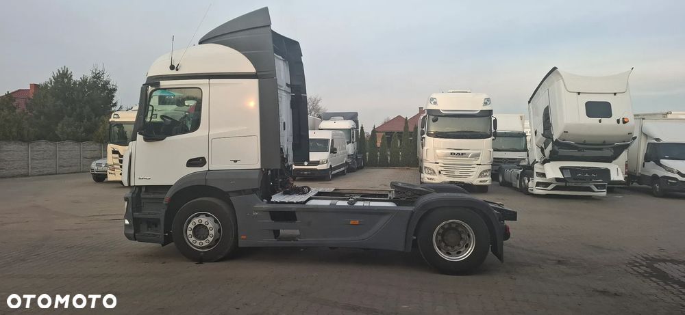 Mercedes-Benz Actros - 8