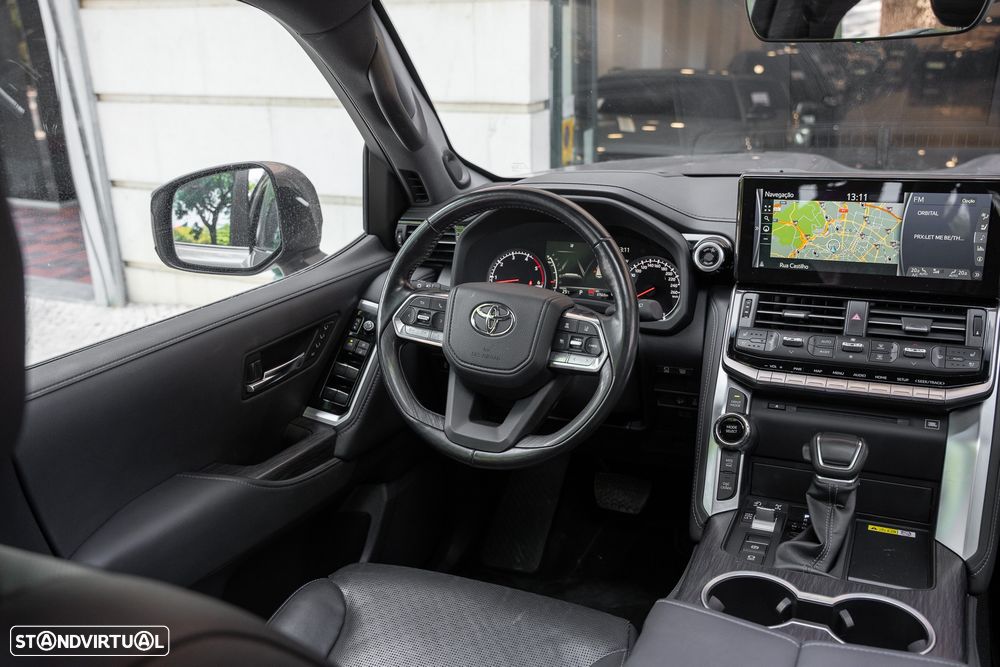 Toyota Land Cruiser - 6