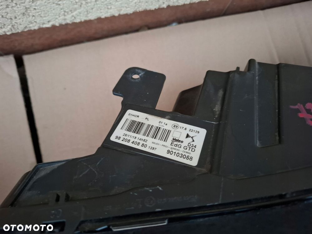 lampa przednia citroen ds3 crossback oryginał ładny stan - 8