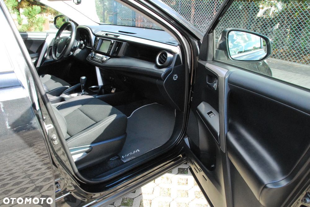 Toyota RAV4 - 6