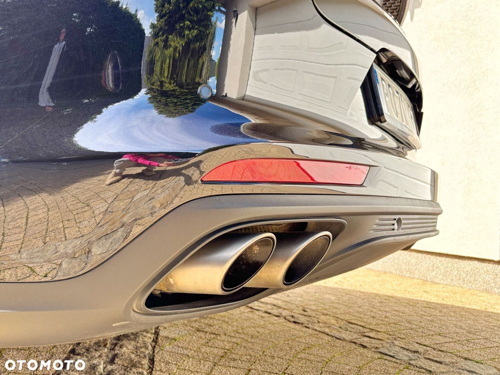 Porsche Panamera 4S - 3