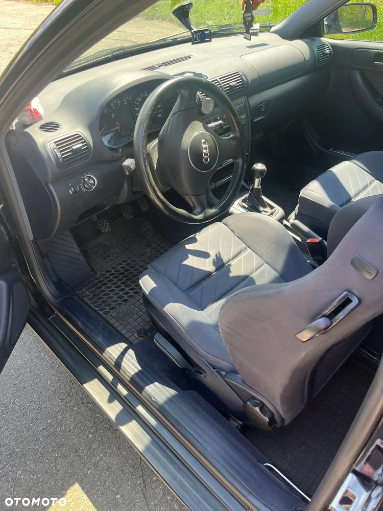 Audi A3 3-drzwiowe 1.6 FSI Ambiente - 17