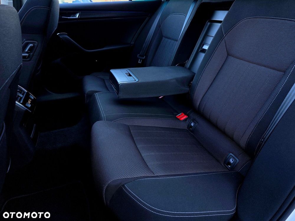 Skoda Superb 2.0 TDI Style DSG - 33