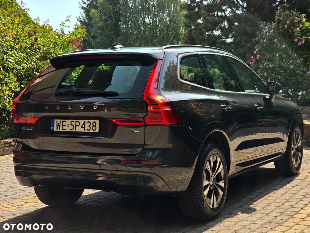 Volvo XC 60 B4 D Momentum Pro - 11