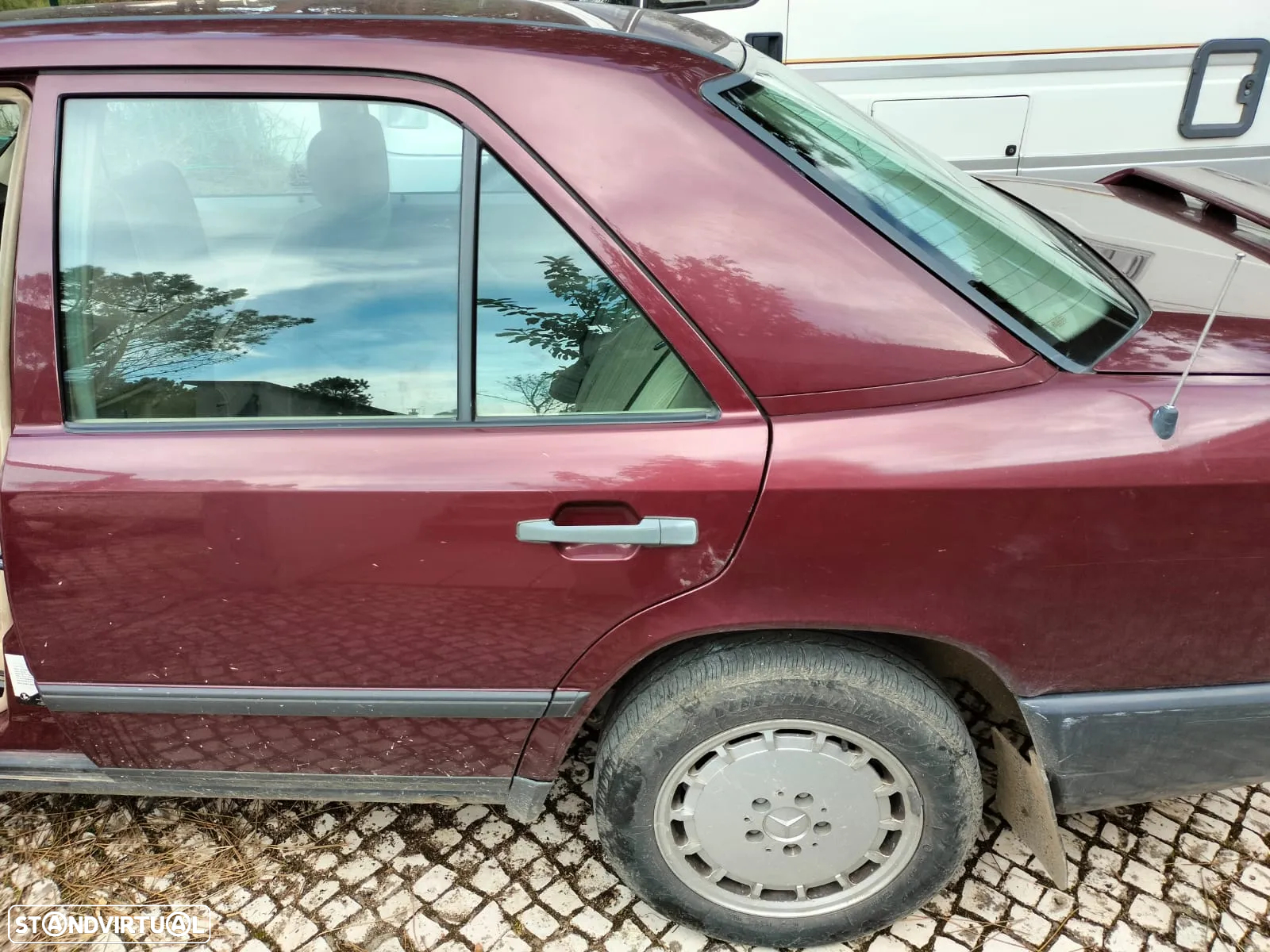 Mercedes-Benz 200 Standard - 12