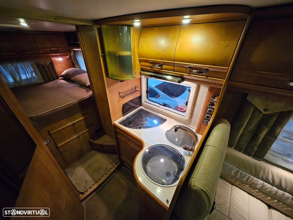 Rapido Le Randonneur 9083DF CHASSI AL-KO CAMA TRANSVERSAL + BASCULANTE - 24