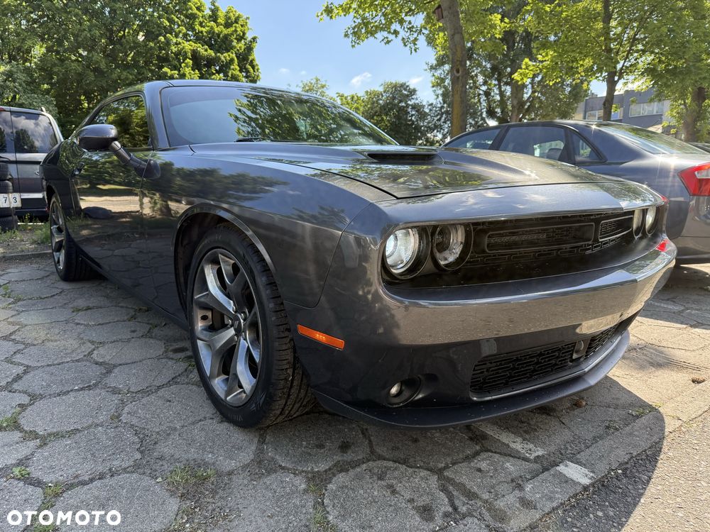 Dodge Challenger - 2