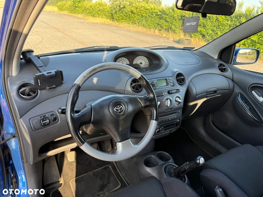 Toyota Yaris - 10
