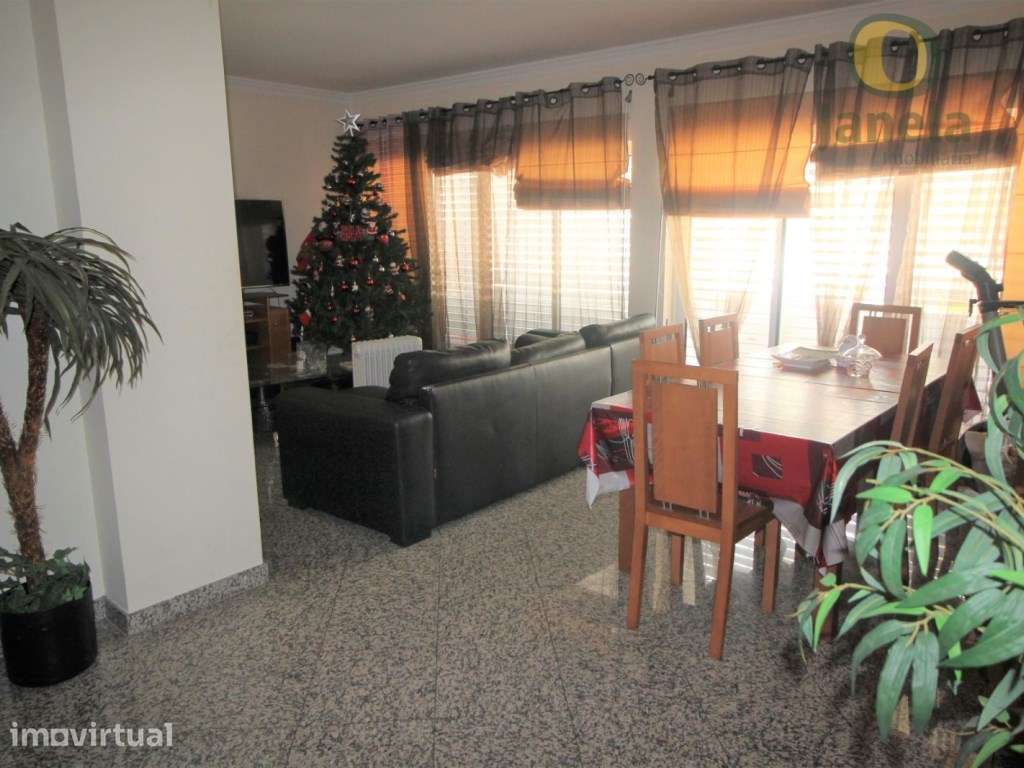 Apartamento T3 Figuras com 2 estacionamentos e terraço enorme - Grande imagem: 2/8