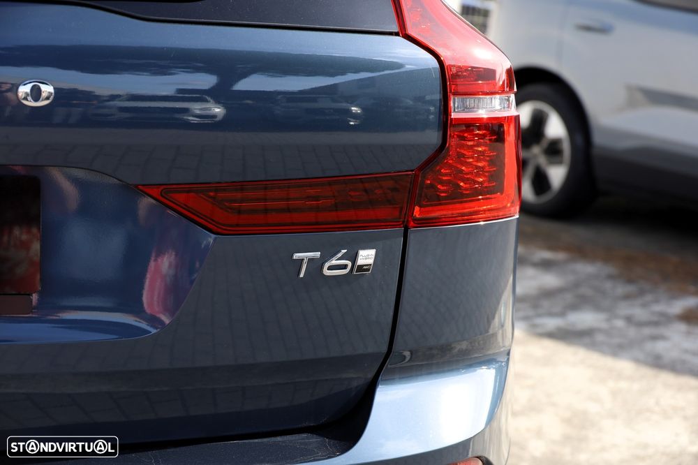 Volvo XC 60 2.0 T6 PHEV Core AWD - 33