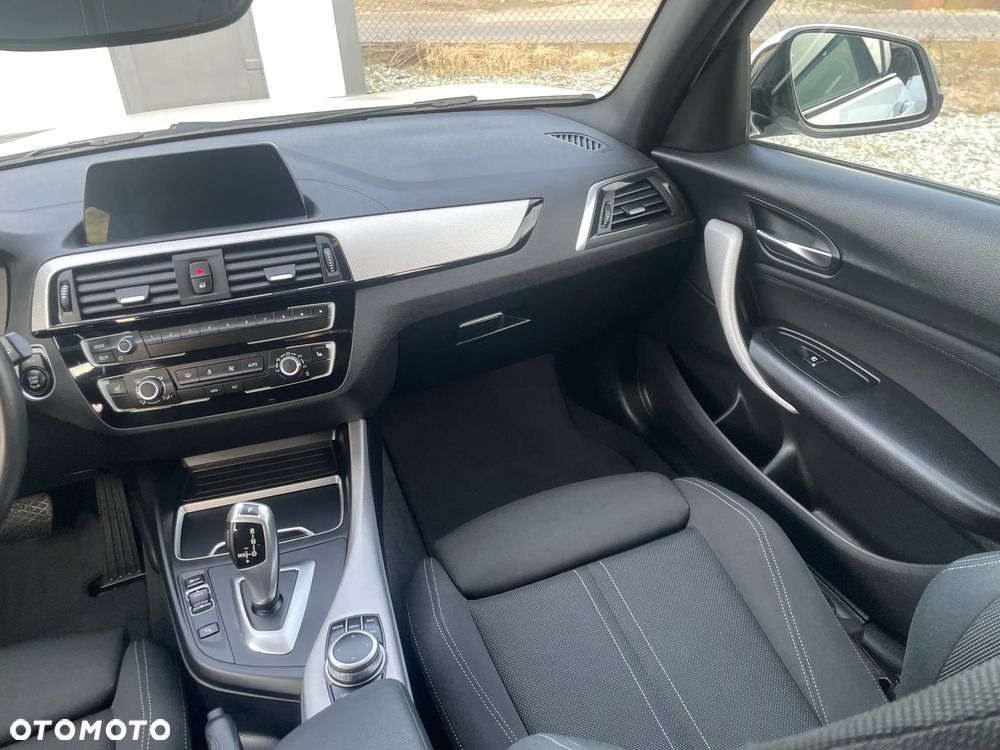 BMW Seria 1 118i Edition M Sport Shadow - 11