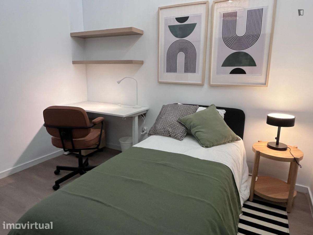 Quarto - localizado em São Sebastião Lisbon - Grande imagem: 2/14