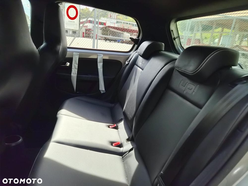 Volkswagen up! 2016